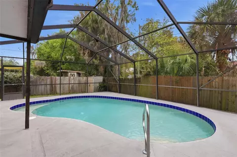 Exterior - 2009 Umbrella Tree Dr, Edgewater, FL 32141 photo 10 of 12