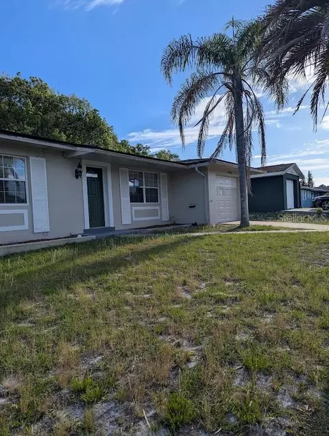 1725 Twin Oak St, Deltona, FL 32725