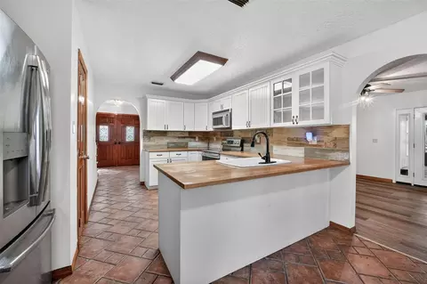 Kitchen - 3380 Lionel Rd, Mims, FL 32754 photo 2 of 3