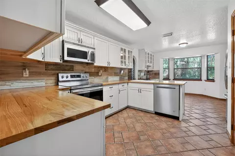 Kitchen - 3380 Lionel Rd, Mims, FL 32754 photo 1 of 3