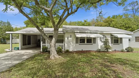 8 Angeles Rd, Debary, FL 32713