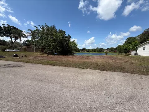 257 Lake Ln, Debary, FL 32713