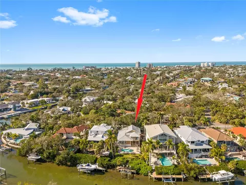 5169 Oxford Dr, Sarasota, FL 34242