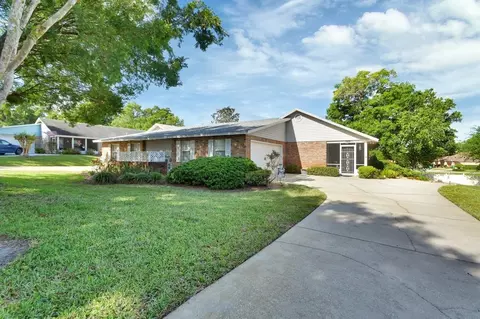 2520 S Glen Eagles Dr, Deland, FL 32724