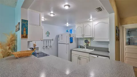 Kitchen - 2820 Ocean Shore Blvd #150, Ormond Beach, FL 32176 photo 4 of 5