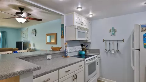 Kitchen - 2820 Ocean Shore Blvd #150, Ormond Beach, FL 32176 photo 2 of 5
