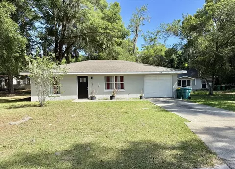719 E Georgia Ave, Deland, FL 32724