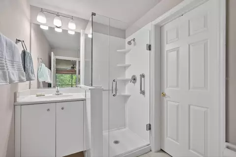 Bath - 715 Cobblestone Dr, Ormond Beach, FL 32174 photo 2 of 4
