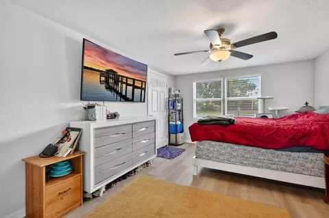 Bedroom - 925 Flagler Ave, Edgewater, FL 32132 photo 4 of 4