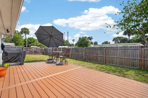 Exterior - 925 Flagler Ave, Edgewater, FL 32132 photo 11 of 19