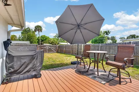 Exterior - 925 Flagler Ave, Edgewater, FL 32132 photo 12 of 19