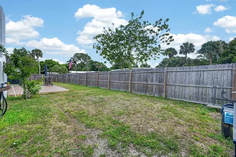Exterior - 925 Flagler Ave, Edgewater, FL 32132 photo 14 of 19