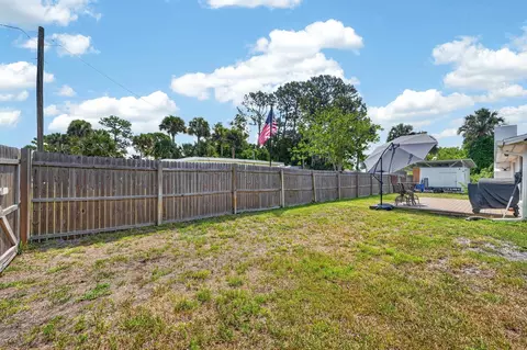Exterior - 925 Flagler Ave, Edgewater, FL 32132 photo 13 of 19