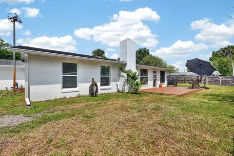 Exterior - 925 Flagler Ave, Edgewater, FL 32132 photo 15 of 19