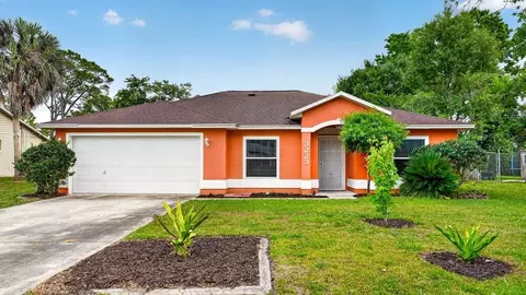 3223 Travelers Palm Dr, Edgewater, FL 32141
