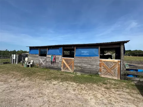 807 Campbell Ln, De Leon Springs, FL 32130