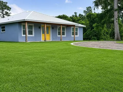 290 Redwood Ave, Orange City, FL 32763
