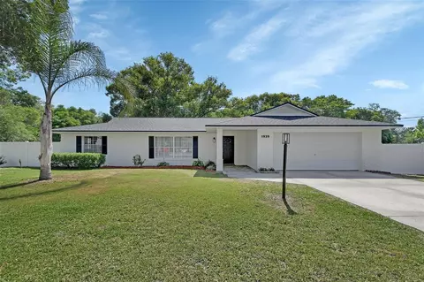1939 Wallace Ct, Deland, FL 32720
