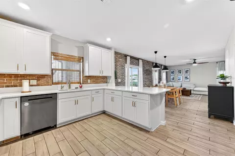 Kitchen - 340 Wiregrass Ave, Melbourne, FL 32904 photo 3 of 5