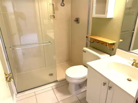 Bath - 30 Landings Ln #30, Ormond Beach, FL 32174 photo 2 of 2