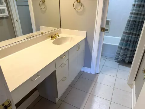Bath - 30 Landings Ln #30, Ormond Beach, FL 32174 photo 1 of 2