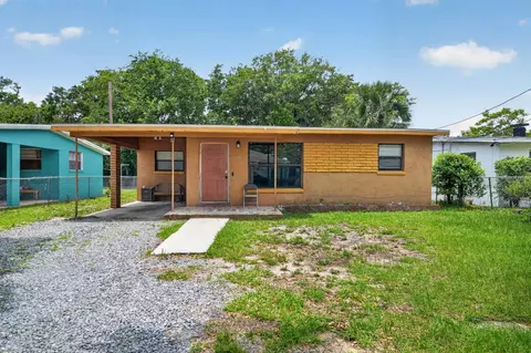 610 Holmes Ave, Daytona Beach, FL 32114