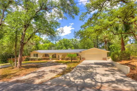 321 Huntington Dr, Deland, FL 32724