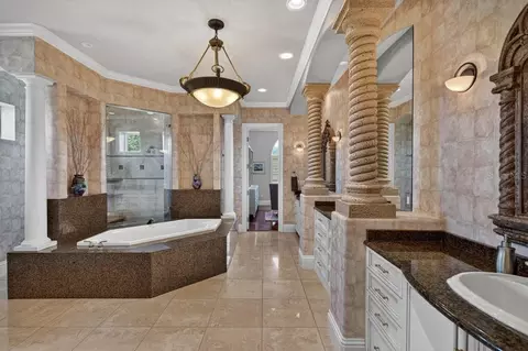 Bath - 1117 Oxbridge Ln, Ormond Beach, FL 32174 photo 1 of 10