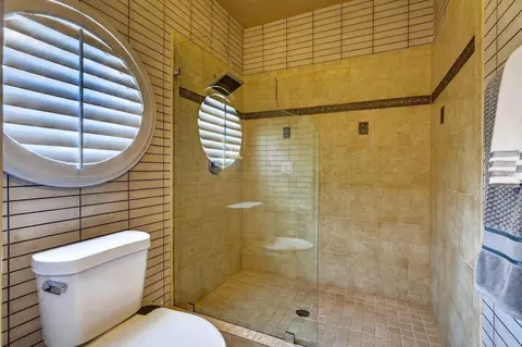 Bath - 1117 Oxbridge Ln, Ormond Beach, FL 32174 photo 9 of 10