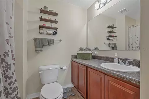 Bath - 120 Los Arbor Dr, Deland, FL 32724 photo 2 of 7