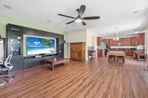 Living - 120 Los Arbor Dr, Deland, FL 32724 photo 2 of 3