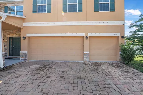 Exterior - 120 Los Arbor Dr, Deland, FL 32724 photo 3 of 10