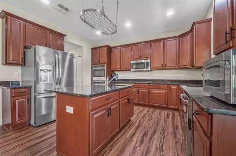 Kitchen - 120 Los Arbor Dr, Deland, FL 32724 photo 2 of 3