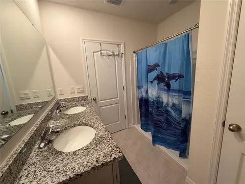 Bath - 2730 Silver Canoe Dr, Edgewater, FL 32141 photo 2 of 3