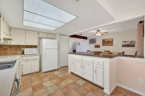 Kitchen - 302 Gatewood Ct, Ormond Beach, FL 32174 photo 5 of 5
