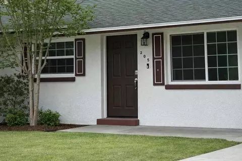 205 Yale Dr, Sanford, FL 32771