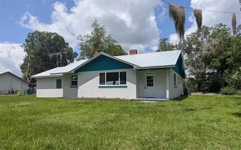 414 S Prospect St, Crescent City, FL 32112