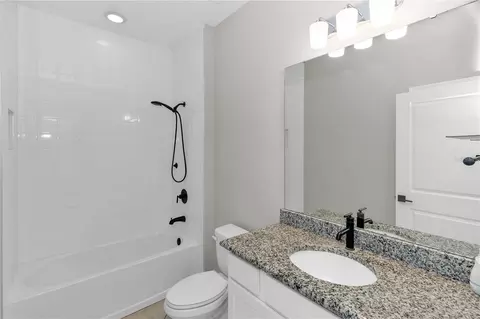 Bath - 790 Hyperion Dr, Debary, FL 32713 photo 5 of 7