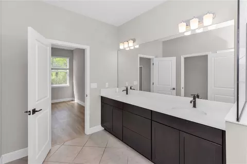 Bath - 790 Hyperion Dr, Debary, FL 32713 photo 2 of 7