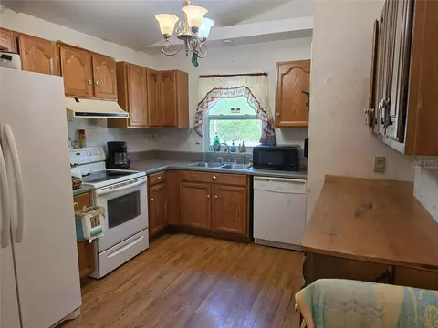 Kitchen - 35245 William Ln, Eustis, FL 32736 photo 1 of 2