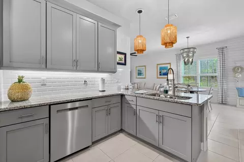 Kitchen - 17 Newhaven Ln, Ormond Beach, FL 32174 photo 4 of 4