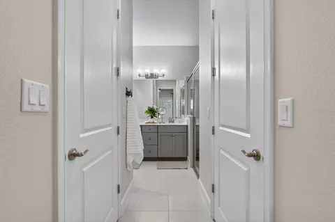Entry Way - 17 Newhaven Ln, Ormond Beach, FL 32174 photo 4 of 4