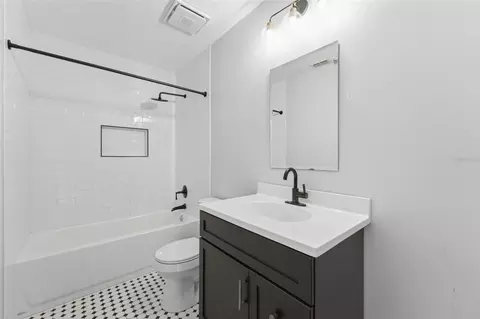 Bath - 41707 Aspen St, Eustis, FL 32736 photo 2 of 2