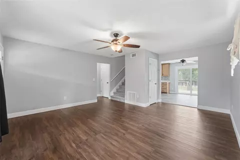 Living - 41707 Aspen St, Eustis, FL 32736 photo 2 of 4