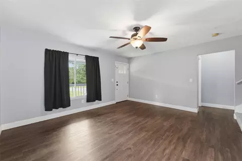 Living - 41707 Aspen St, Eustis, FL 32736 photo 3 of 4