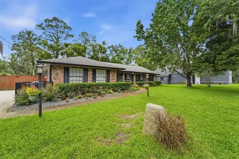 386 Lake Charles Rd, Deland, FL 32724