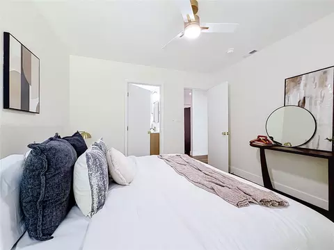 Bedroom - 948 NE 6th St, Ocala, FL 34470 photo 7 of 13