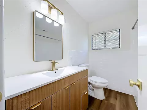 Bath - 948 NE 6th St, Ocala, FL 34470 photo 6 of 8