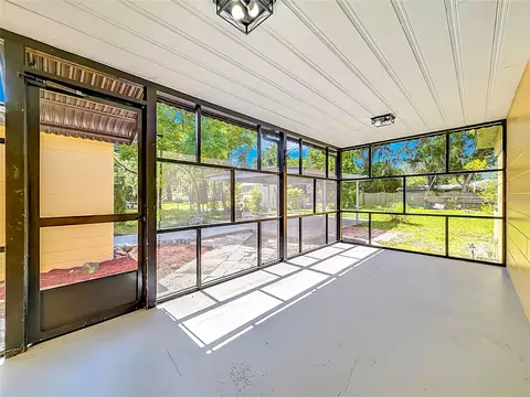 Exterior - 948 NE 6th St, Ocala, FL 34470 photo 1 of 9