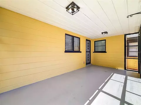 Exterior - 948 NE 6th St, Ocala, FL 34470 photo 3 of 9